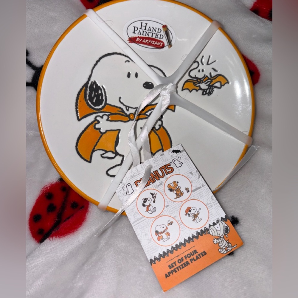 Peanuts Snoopy Halloween Vampire Pirate Mummy Appetizer Plates 6” Set of 4 NWT